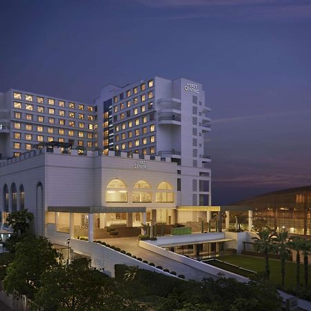 Hyatt Centric Janakpuri New Delhi Hotell Exteriör bild The Oberoi, Mumbai