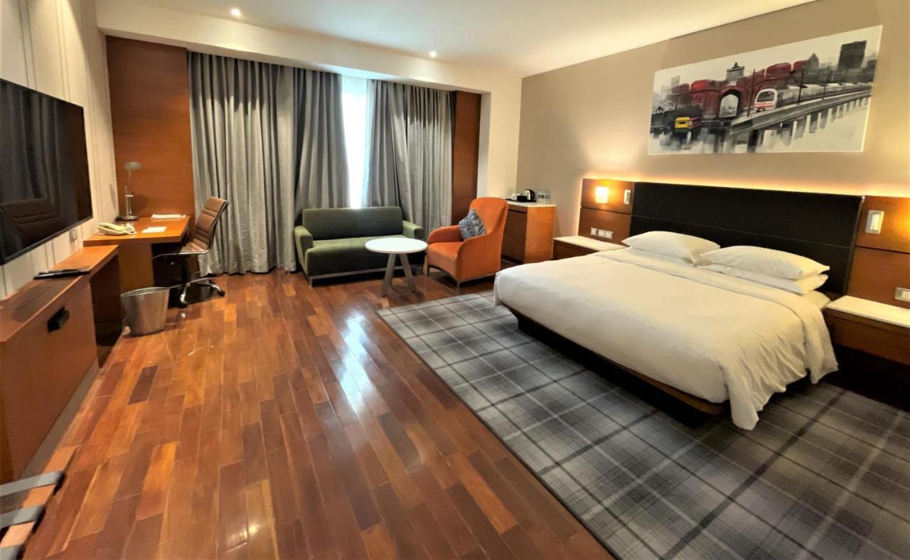 Hyatt Centric Janakpuri New Delhi Hotell Exteriör bild A room at the hotel