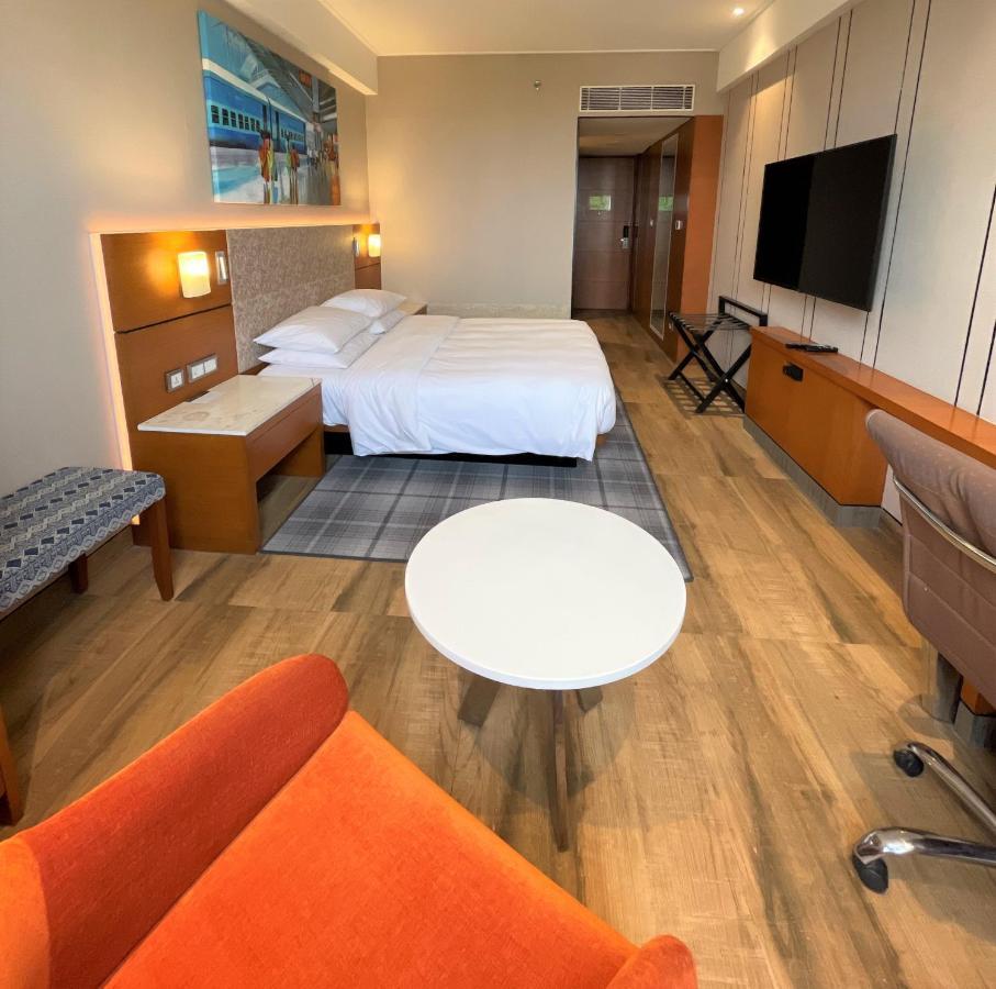 Hyatt Centric Janakpuri New Delhi Hotell Exteriör bild Deluxe room