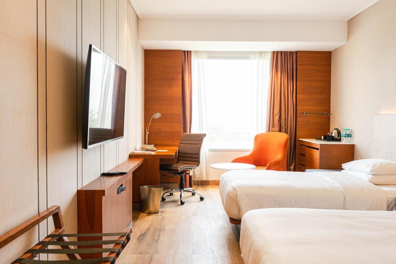 Hyatt Centric Janakpuri New Delhi Hotell Exteriör bild A room at the hotel