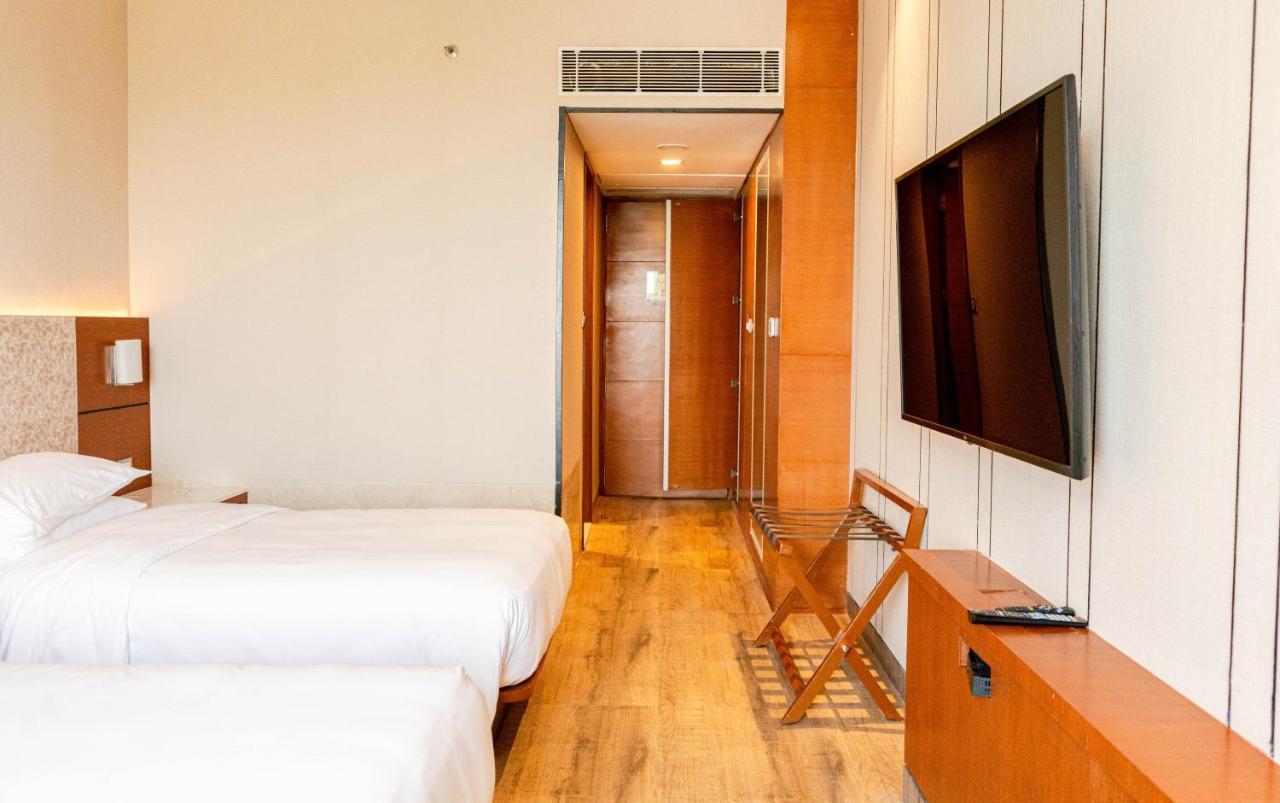 Hyatt Centric Janakpuri New Delhi Hotell Exteriör bild A room at the hotel