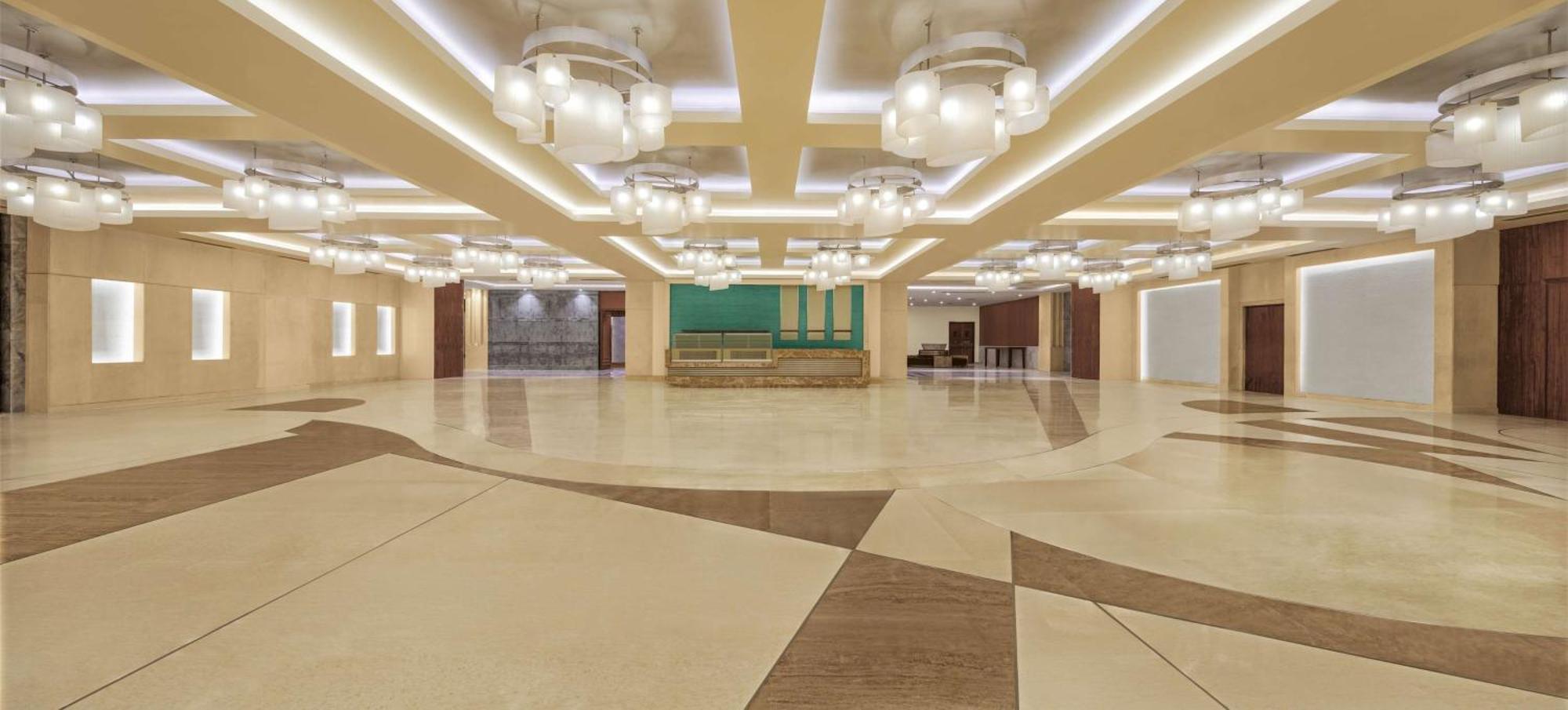Hyatt Centric Janakpuri New Delhi Hotell Exteriör bild The interior of the new terminal